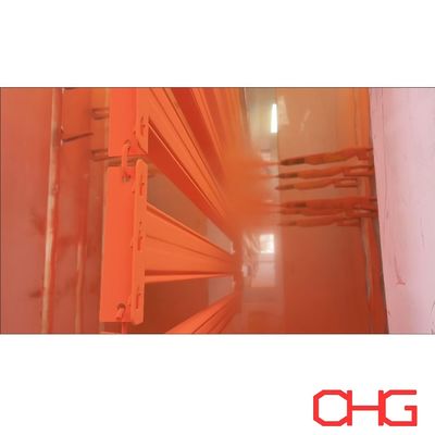 Linea di verniciatura a polvere automatica personalizzata per scaffali metallici con trasporto stabile e sistema di copertura completo